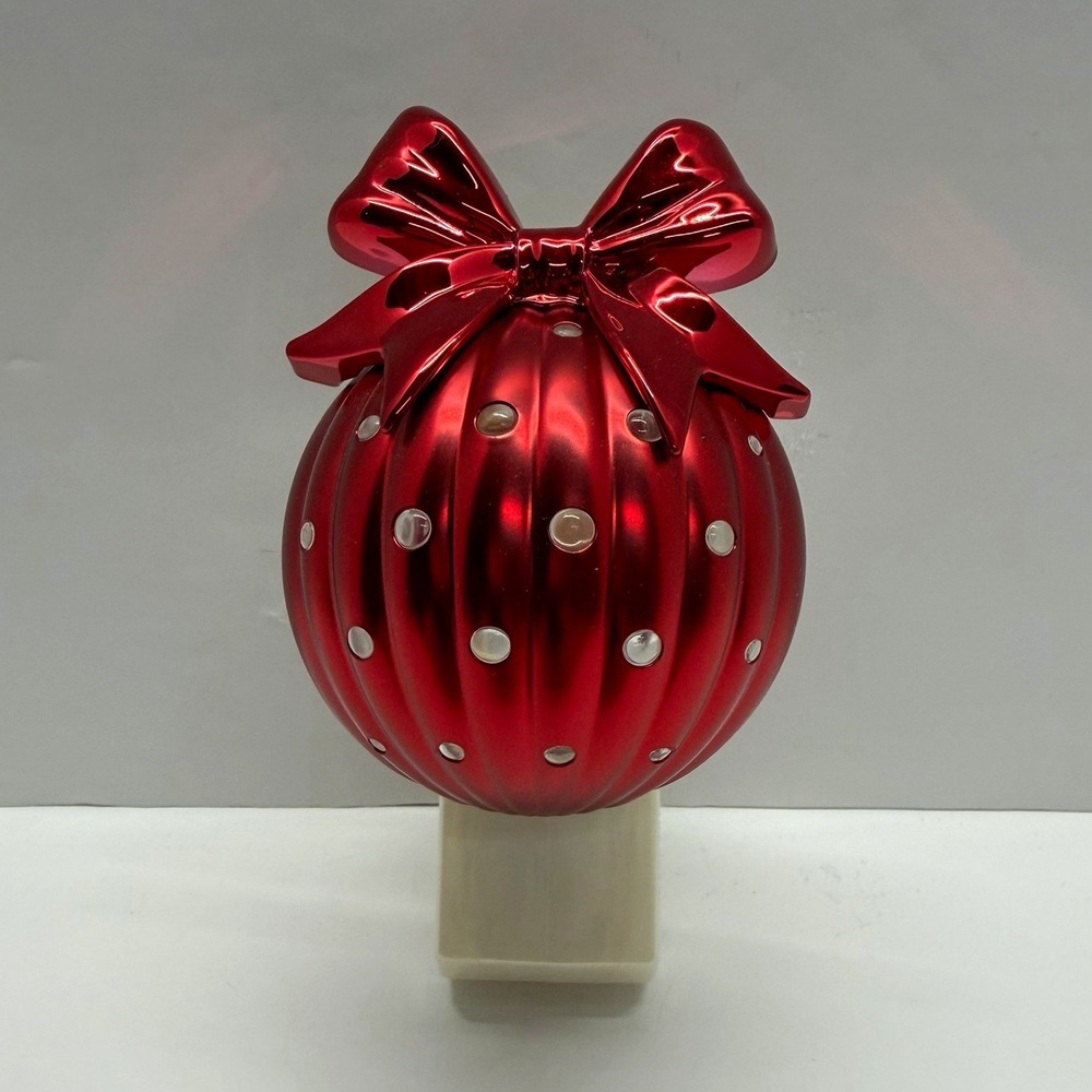 Bath & Body Works Wallflowers Plug-In Diffuser Red Ornament Polka Dot Christmas